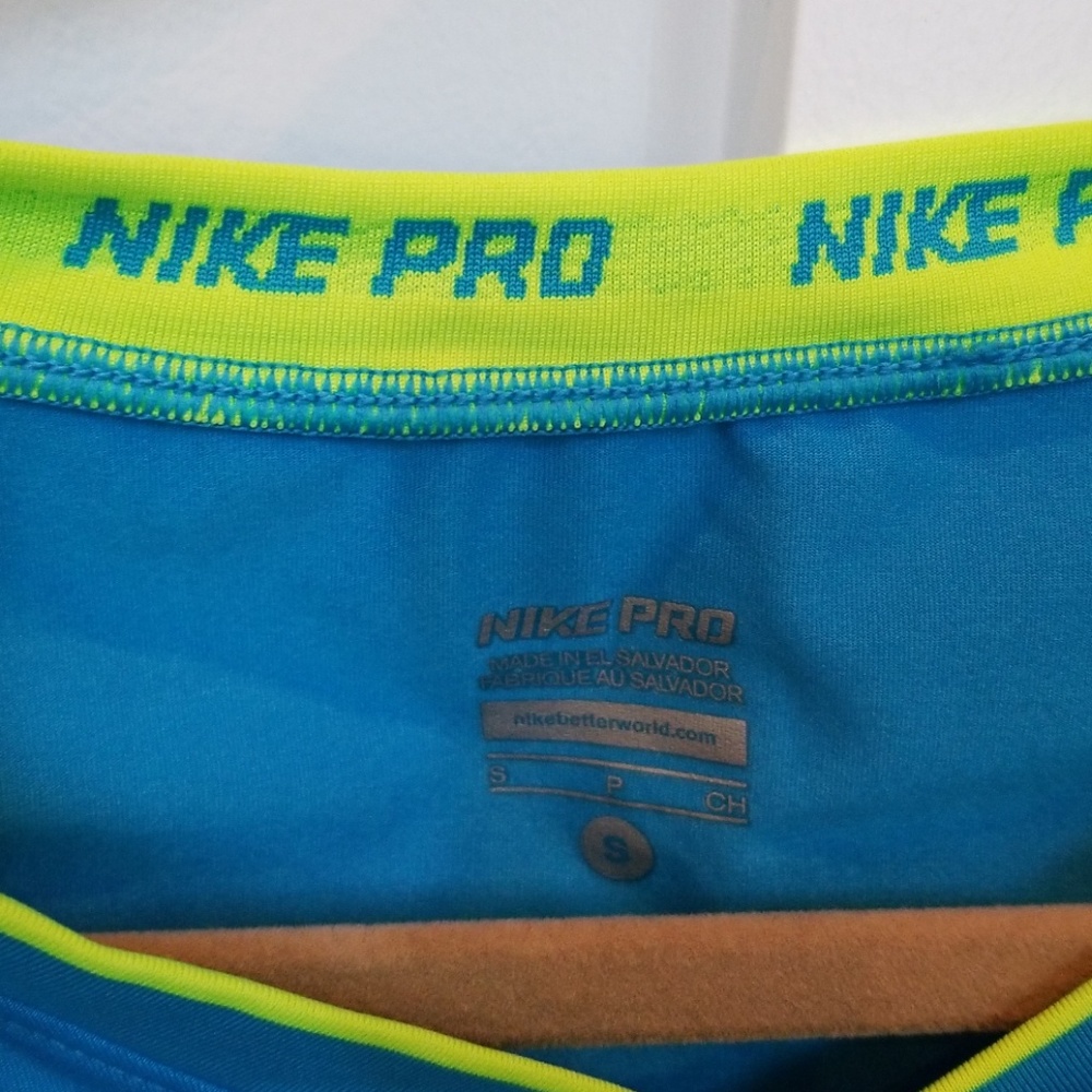 Nike Tee - Picture 2 of 2